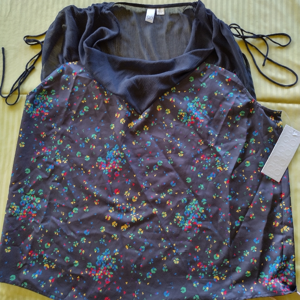 Geometric print flowy top